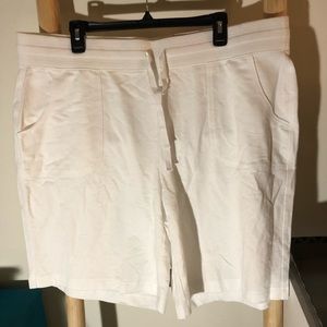 St Johns Bay tie linen white Burmudas shorts